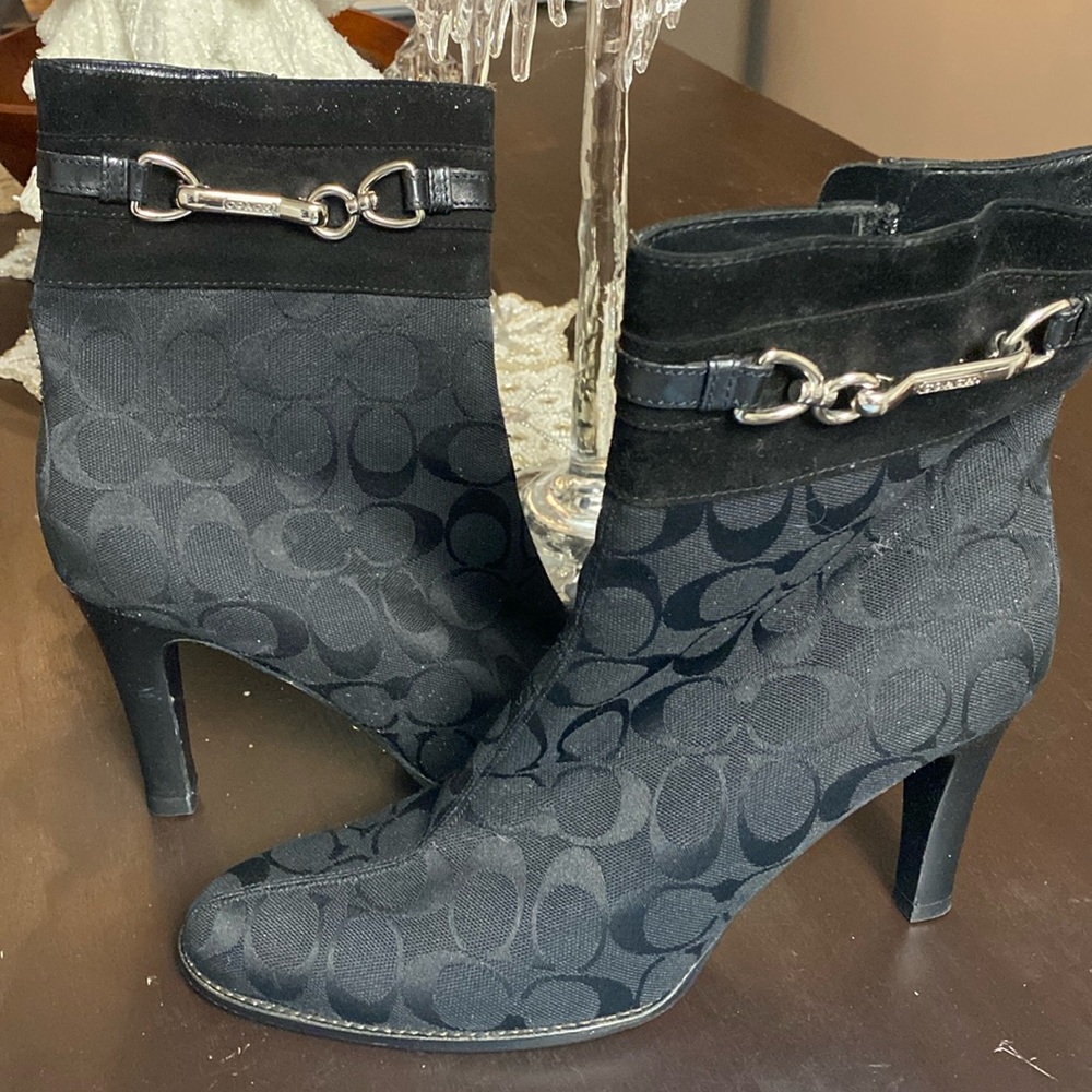 Coach ankle shoes in great condition